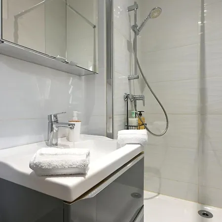 Le Genova Clim, Wifi, Proche Gare Apartment Nîmes